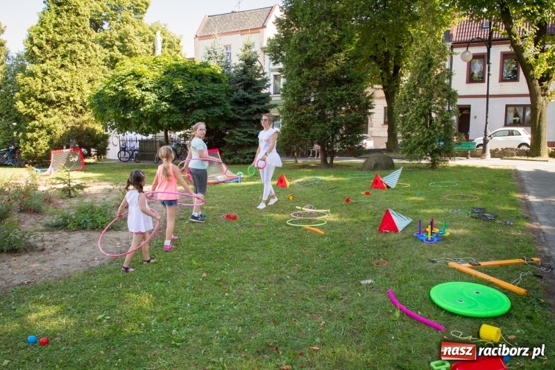 Zdjęcie w galerii na portalu naszraciborz.pl: Drugi dzień obchodów dni Krzanowic. Gwiazdą wieczoru Grzegorz Poloczek wiadomości z regionu