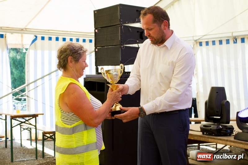 Zdjęcie w galerii na portalu naszraciborz.pl: Drugi dzień obchodów dni Krzanowic. Gwiazdą wieczoru Grzegorz Poloczek wiadomości z regionu