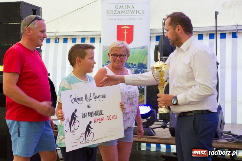Zdjęcie w galerii na portalu naszraciborz.pl: Drugi dzień obchodów dni Krzanowic. Gwiazdą wieczoru Grzegorz Poloczek wiadomości z regionu