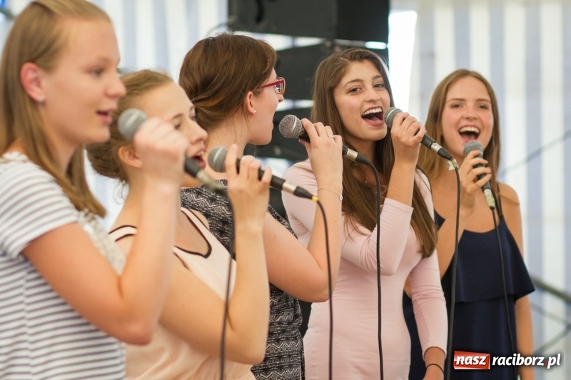 Zdjęcie w galerii na portalu naszraciborz.pl: Drugi dzień obchodów dni Krzanowic. Gwiazdą wieczoru Grzegorz Poloczek wiadomości z regionu