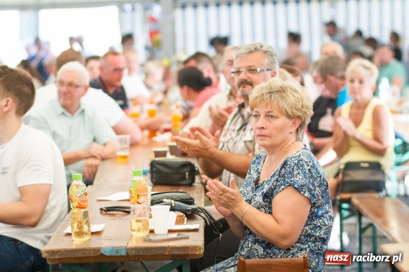 Zdjęcie w galerii na portalu naszraciborz.pl: Drugi dzień obchodów dni Krzanowic. Gwiazdą wieczoru Grzegorz Poloczek wiadomości z regionu