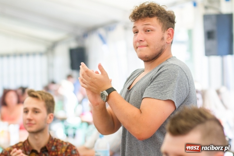 Zdjęcie w galerii na portalu naszraciborz.pl: Drugi dzień obchodów dni Krzanowic. Gwiazdą wieczoru Grzegorz Poloczek wiadomości z regionu