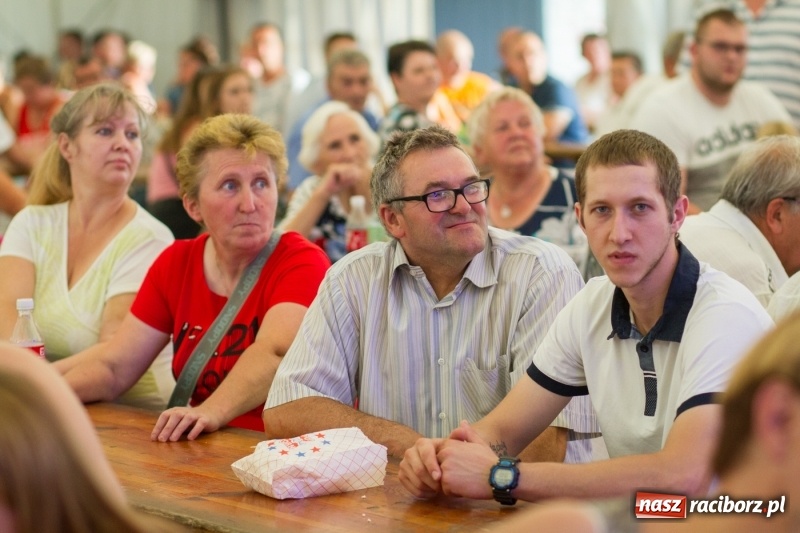 Zdjęcie w galerii na portalu naszraciborz.pl: Drugi dzień obchodów dni Krzanowic. Gwiazdą wieczoru Grzegorz Poloczek wiadomości z regionu