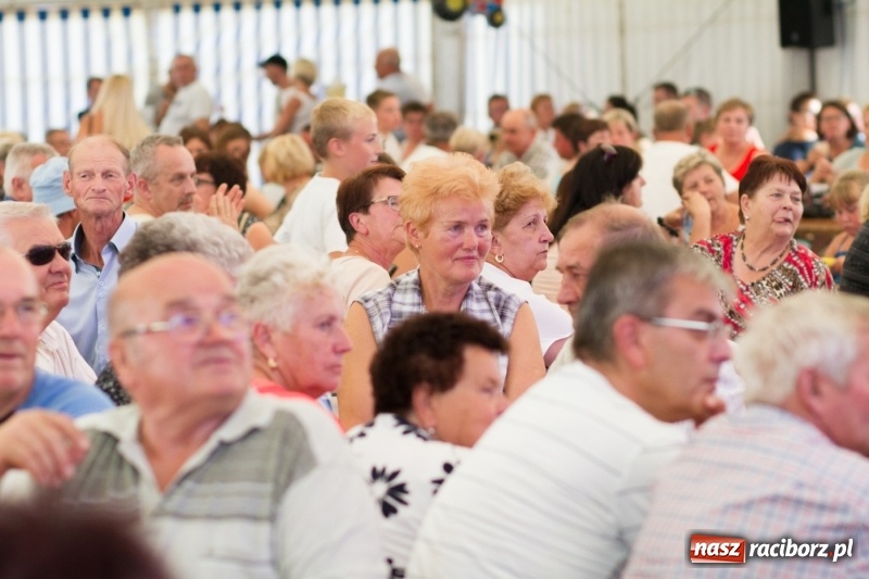 Zdjęcie w galerii na portalu naszraciborz.pl: Drugi dzień obchodów dni Krzanowic. Gwiazdą wieczoru Grzegorz Poloczek wiadomości z regionu