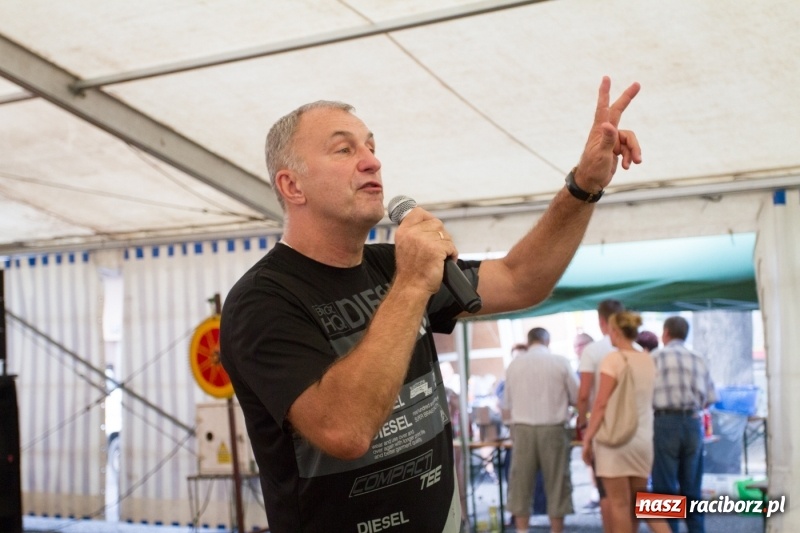 Zdjęcie w galerii na portalu naszraciborz.pl: Drugi dzień obchodów dni Krzanowic. Gwiazdą wieczoru Grzegorz Poloczek wiadomości z regionu