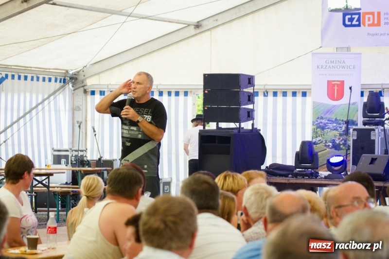 Zdjęcie w galerii na portalu naszraciborz.pl: Drugi dzień obchodów dni Krzanowic. Gwiazdą wieczoru Grzegorz Poloczek wiadomości z regionu