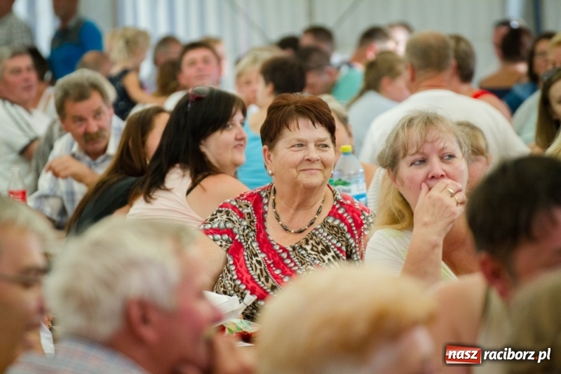 Zdjęcie w galerii na portalu naszraciborz.pl: Drugi dzień obchodów dni Krzanowic. Gwiazdą wieczoru Grzegorz Poloczek wiadomości z regionu
