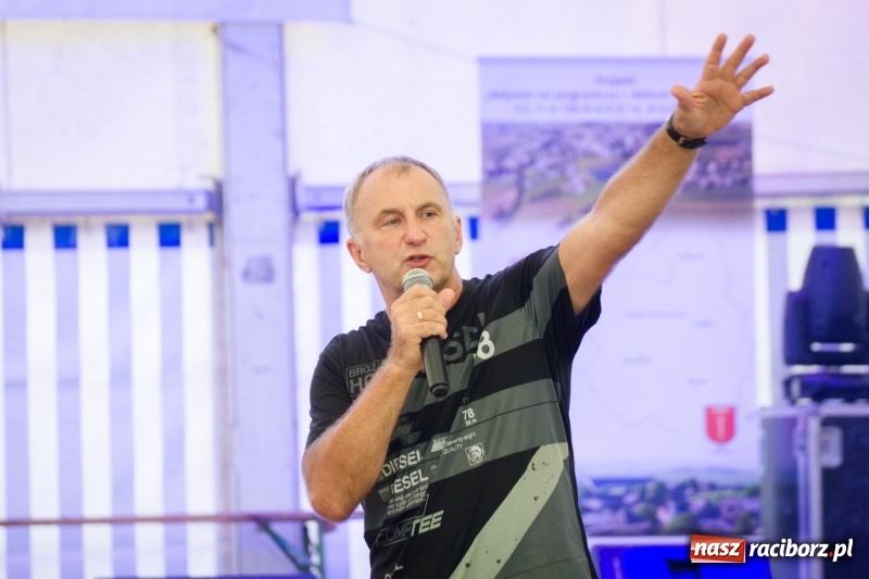 Zdjęcie w galerii na portalu naszraciborz.pl: Drugi dzień obchodów dni Krzanowic. Gwiazdą wieczoru Grzegorz Poloczek wiadomości z regionu