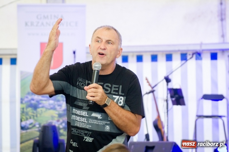 Zdjęcie w galerii na portalu naszraciborz.pl: Drugi dzień obchodów dni Krzanowic. Gwiazdą wieczoru Grzegorz Poloczek wiadomości z regionu