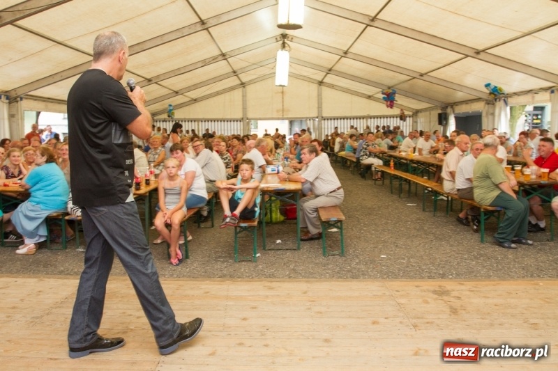Zdjęcie w galerii na portalu naszraciborz.pl: Drugi dzień obchodów dni Krzanowic. Gwiazdą wieczoru Grzegorz Poloczek wiadomości z regionu