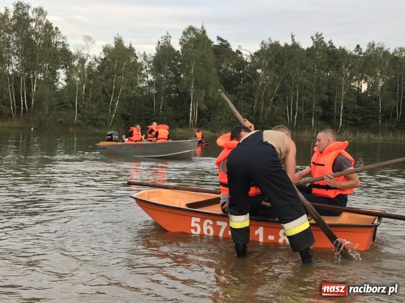 Zdjęcie w galerii na portalu naszraciborz.pl: Tragedia w Kuźni Raciborskiej. W akwenie ośrodka Wodnik utonął 18-latek wiadomości z regionu