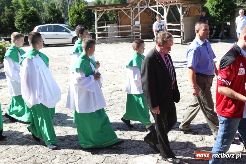 Zdjęcie w galerii na portalu naszraciborz.pl: Ksiądz Edward Lisowski pożegnał się z parafianami z Kobyli wiadomości z regionu