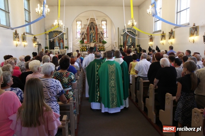 Zdjęcie w galerii na portalu naszraciborz.pl: Ksiądz Edward Lisowski pożegnał się z parafianami z Kobyli wiadomości z regionu