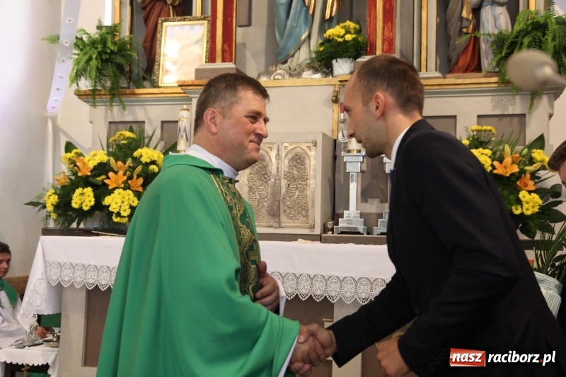 Zdjęcie w galerii na portalu naszraciborz.pl: Ksiądz Edward Lisowski pożegnał się z parafianami z Kobyli wiadomości z regionu