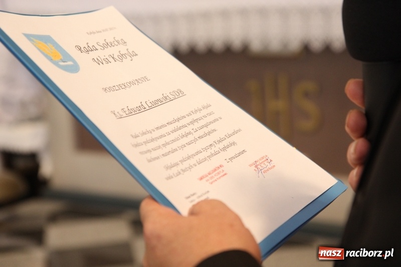 Zdjęcie w galerii na portalu naszraciborz.pl: Ksiądz Edward Lisowski pożegnał się z parafianami z Kobyli wiadomości z regionu