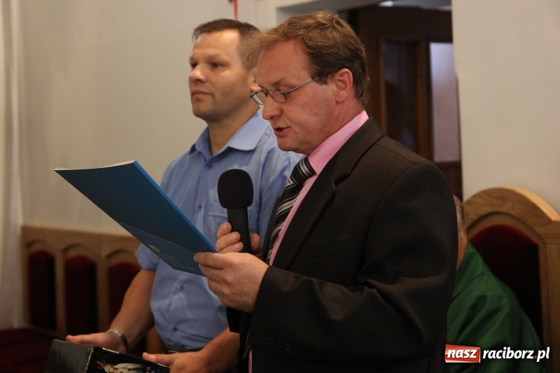 Zdjęcie w galerii na portalu naszraciborz.pl: Ksiądz Edward Lisowski pożegnał się z parafianami z Kobyli wiadomości z regionu
