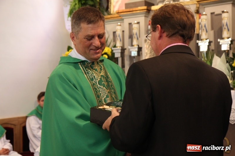Zdjęcie w galerii na portalu naszraciborz.pl: Ksiądz Edward Lisowski pożegnał się z parafianami z Kobyli wiadomości z regionu