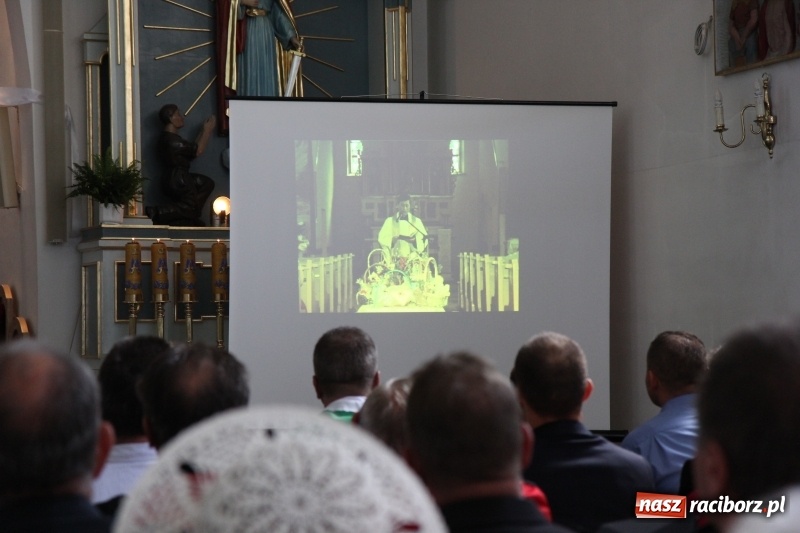 Zdjęcie w galerii na portalu naszraciborz.pl: Ksiądz Edward Lisowski pożegnał się z parafianami z Kobyli wiadomości z regionu