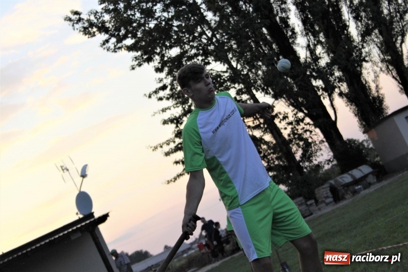 Zdjęcie w galerii na portalu naszraciborz.pl: Cyprzanów i Wojnowice trenują do Mistrzostw Polski w piłce palantowej  wiadomości z regionu