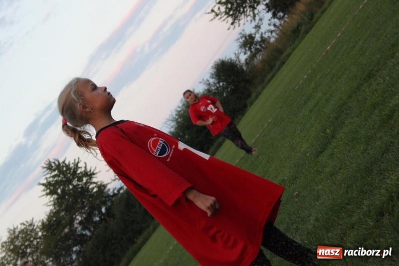 Zdjęcie w galerii na portalu naszraciborz.pl: Cyprzanów i Wojnowice trenują do Mistrzostw Polski w piłce palantowej  wiadomości z regionu