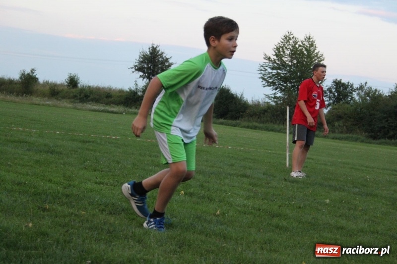 Zdjęcie w galerii na portalu naszraciborz.pl: Cyprzanów i Wojnowice trenują do Mistrzostw Polski w piłce palantowej  wiadomości z regionu