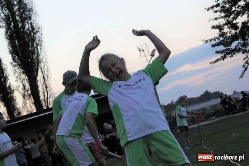 Zdjęcie w galerii na portalu naszraciborz.pl: Cyprzanów i Wojnowice trenują do Mistrzostw Polski w piłce palantowej  wiadomości z regionu