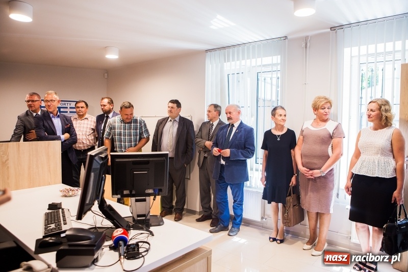 Zdjęcie w galerii na portalu naszraciborz.pl: Od jutra w Raciborzu rusza biuro paszportowe. Dzisiaj odbyło się oficjalne otwarcie punktu  wiadomości z regionu