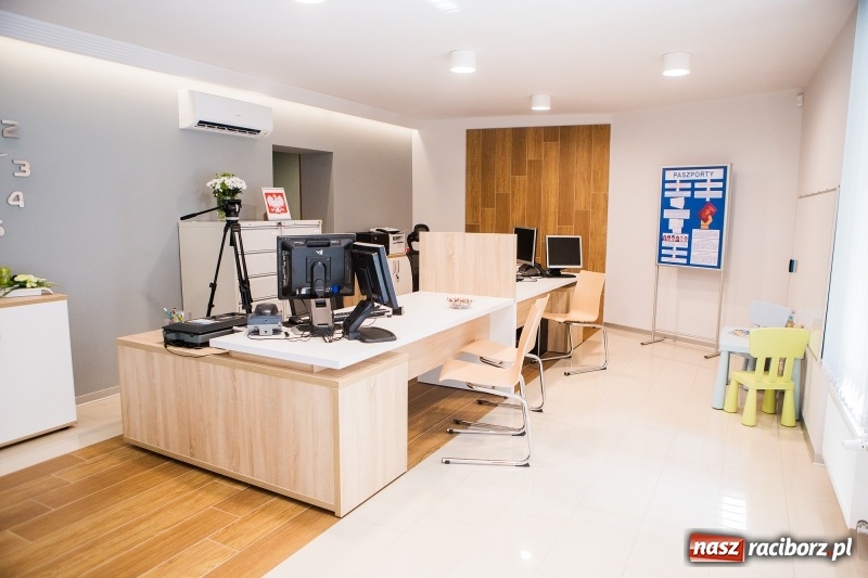 Zdjęcie w galerii na portalu naszraciborz.pl: Od jutra w Raciborzu rusza biuro paszportowe. Dzisiaj odbyło się oficjalne otwarcie punktu  wiadomości z regionu