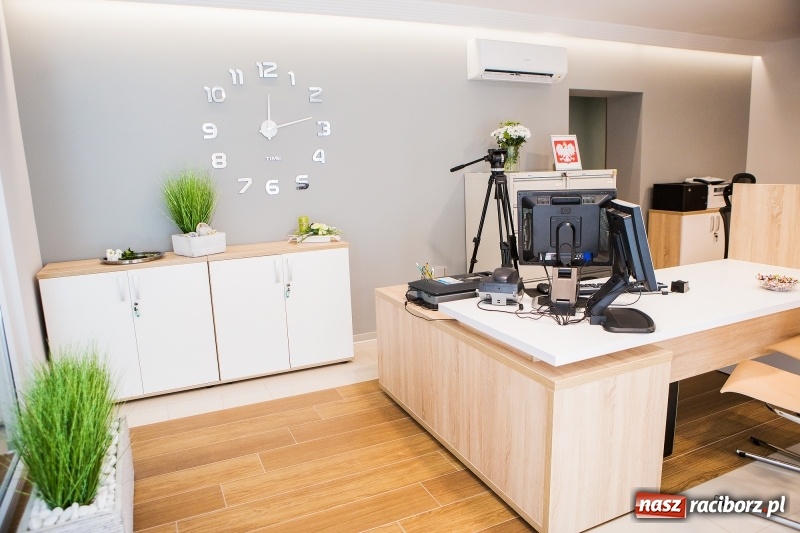 Zdjęcie w galerii na portalu naszraciborz.pl: Od jutra w Raciborzu rusza biuro paszportowe. Dzisiaj odbyło się oficjalne otwarcie punktu  wiadomości z regionu