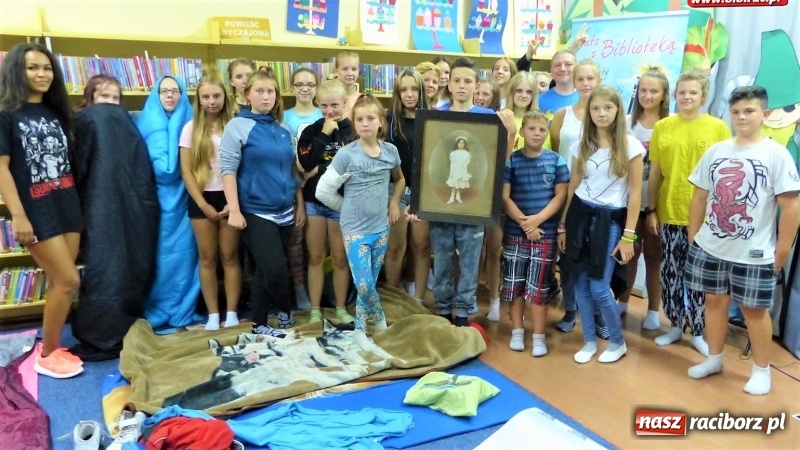 Zdjęcie w galerii na portalu naszraciborz.pl: Wakacje z duchami - raciborska biblioteka zaprosiła na Noc Łowców Duchów wiadomości z regionu