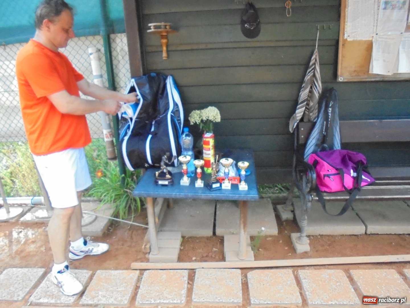 Zdjęcie w galerii na portalu naszraciborz.pl: Paweł Słysz z Pucharem Prezesa TKK wiadomości z regionu