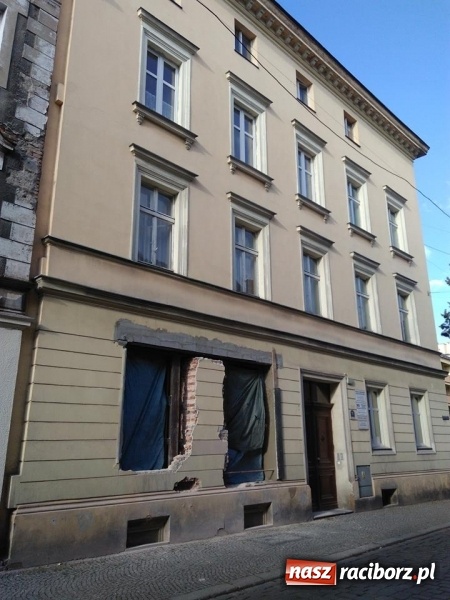 Zdjęcie w galerii na portalu naszraciborz.pl: Przeróbka parteru kamienicy przy Chopina - oburzenie Czytelnika, reakcja konserwatora wiadomości z regionu