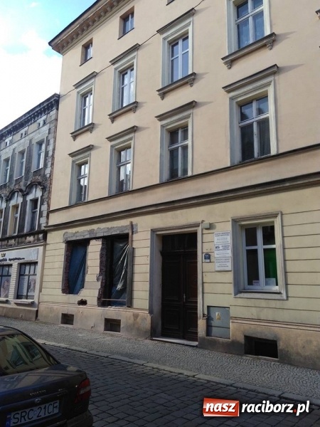 Zdjęcie w galerii na portalu naszraciborz.pl: Przeróbka parteru kamienicy przy Chopina - oburzenie Czytelnika, reakcja konserwatora wiadomości z regionu