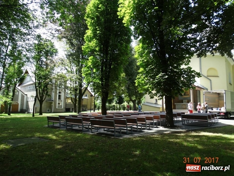 Zdjęcie w galerii na portalu naszraciborz.pl: W Matce Bożej pielgrzymom będzie teraz wygodniej  wiadomości z regionu