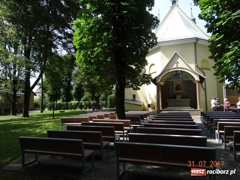 Zdjęcie w galerii na portalu naszraciborz.pl: W Matce Bożej pielgrzymom będzie teraz wygodniej  wiadomości z regionu