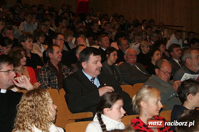 Zdjęcie w galerii na portalu naszraciborz.pl: 60 lat szkoły w Kuźni wiadomości z regionu