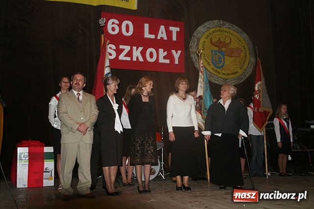 Zdjęcie w galerii na portalu naszraciborz.pl: 60 lat szkoły w Kuźni wiadomości z regionu
