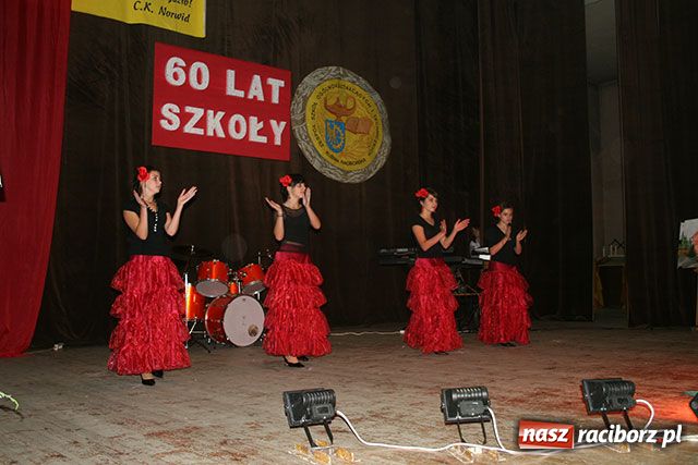 Zdjęcie w galerii na portalu naszraciborz.pl: 60 lat szkoły w Kuźni wiadomości z regionu