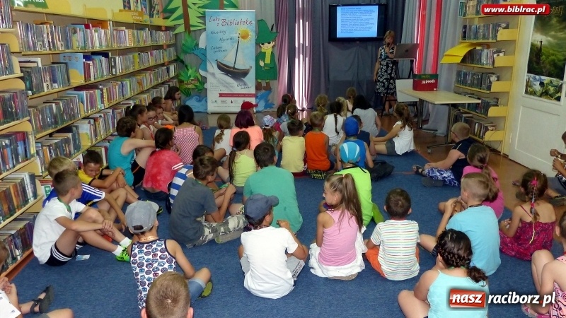 Zdjęcie w galerii na portalu naszraciborz.pl: Lato z biblioteką - czekolada i orzeźwiający prysznic na wtorkowe upały wiadomości z regionu