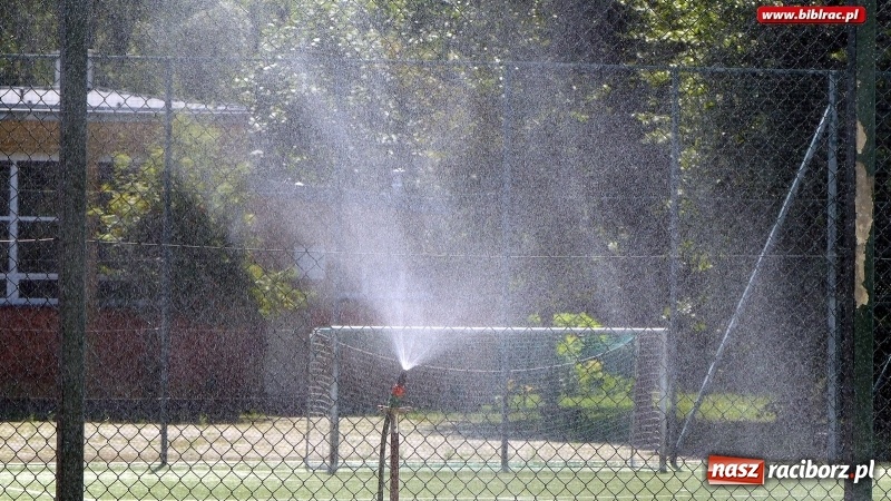 Zdjęcie w galerii na portalu naszraciborz.pl: Lato z biblioteką - czekolada i orzeźwiający prysznic na wtorkowe upały wiadomości z regionu