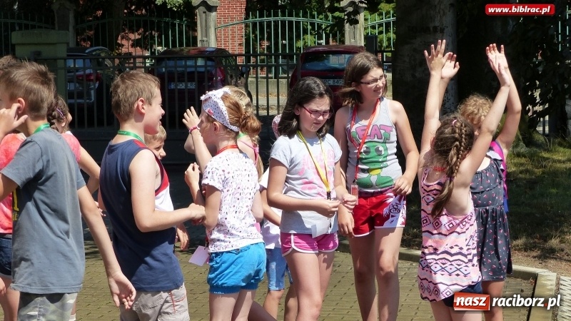 Zdjęcie w galerii na portalu naszraciborz.pl: Lato z biblioteką - czekolada i orzeźwiający prysznic na wtorkowe upały wiadomości z regionu