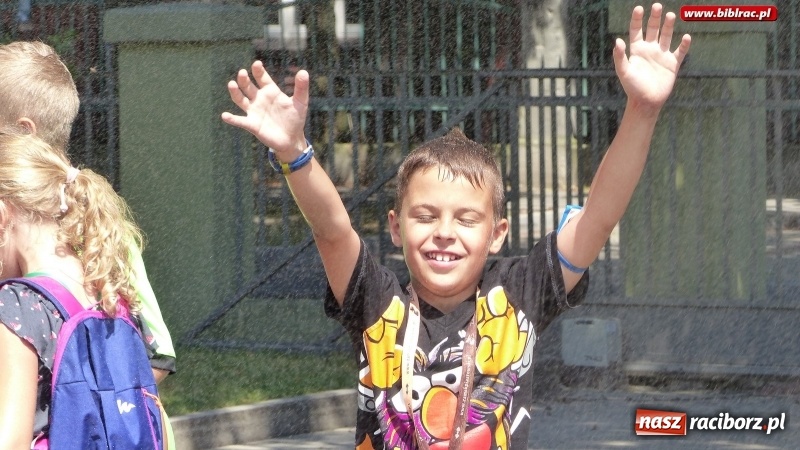 Zdjęcie w galerii na portalu naszraciborz.pl: Lato z biblioteką - czekolada i orzeźwiający prysznic na wtorkowe upały wiadomości z regionu