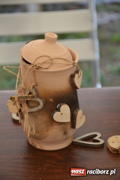 Zdjęcie w galerii na portalu naszraciborz.pl: Gliniane Naczynie - z tego stworzymy coś nowego - na zamku ruszyła letnia akcja Zamkowe Zuchy 2017 wiadomości z regionu