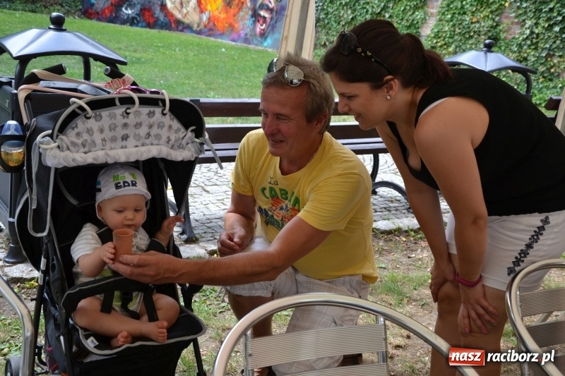 Zdjęcie w galerii na portalu naszraciborz.pl: Gliniane Naczynie - z tego stworzymy coś nowego - na zamku ruszyła letnia akcja Zamkowe Zuchy 2017 wiadomości z regionu