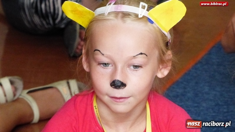 Zdjęcie w galerii na portalu naszraciborz.pl: Lato z biblioteką: Dzień Postaci z Bajek wiadomości z regionu