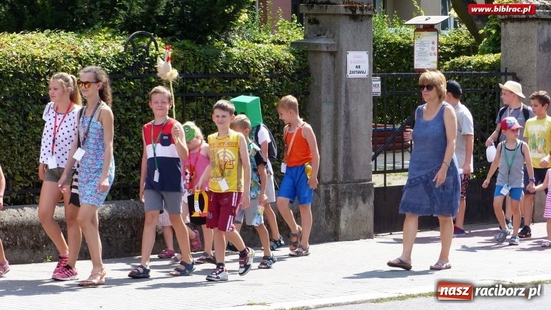 Zdjęcie w galerii na portalu naszraciborz.pl: Lato z biblioteką: Dzień Postaci z Bajek wiadomości z regionu