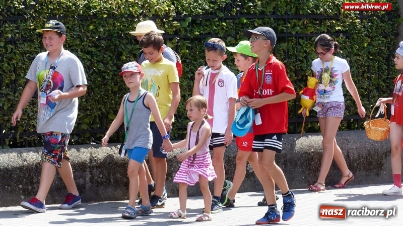 Zdjęcie w galerii na portalu naszraciborz.pl: Lato z biblioteką: Dzień Postaci z Bajek wiadomości z regionu