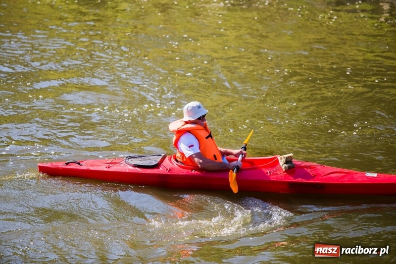 Zdjęcie w galerii na portalu naszraciborz.pl: W sześć godzin dookoła Raciborza kajakiem wiadomości z regionu