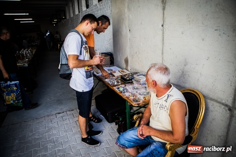 Zdjęcie w galerii na portalu naszraciborz.pl: Trwa Międzynarodowa Giełda Birofiliów wiadomości z regionu