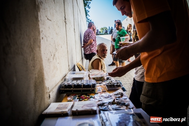 Zdjęcie w galerii na portalu naszraciborz.pl: Trwa Międzynarodowa Giełda Birofiliów wiadomości z regionu